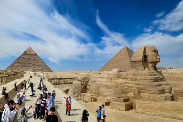 Tour to Giza Pyramids and Egyptian Museum in Cairo